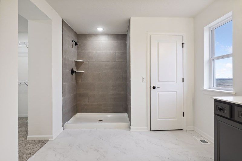 The Crestwood - Owner's Bath