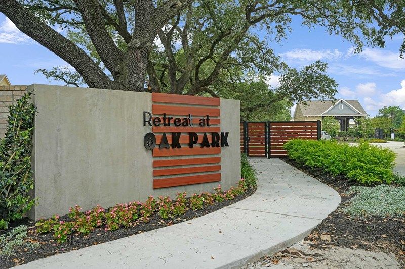 Retreat at Oak Park - Entry Monument