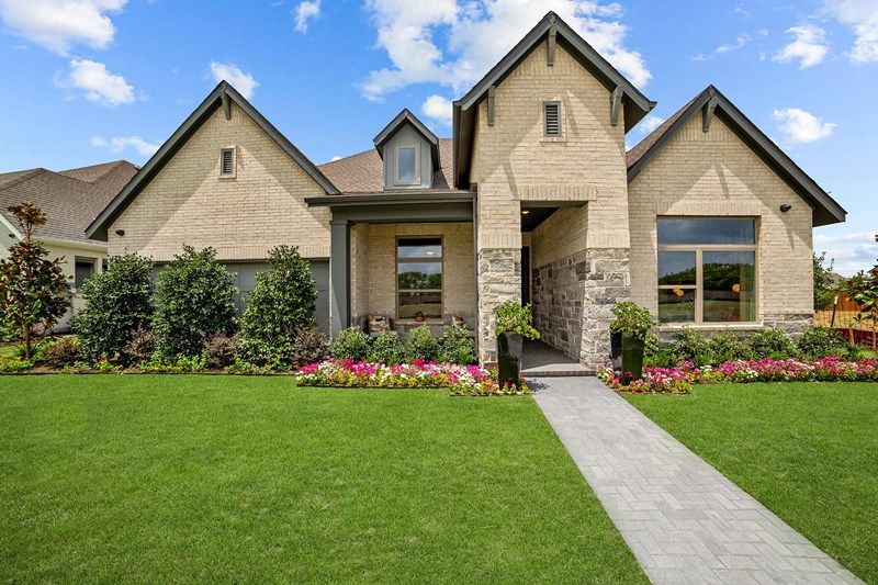 The Caroline - Front Exterior