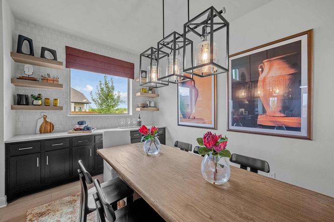 The Caroline - Dining