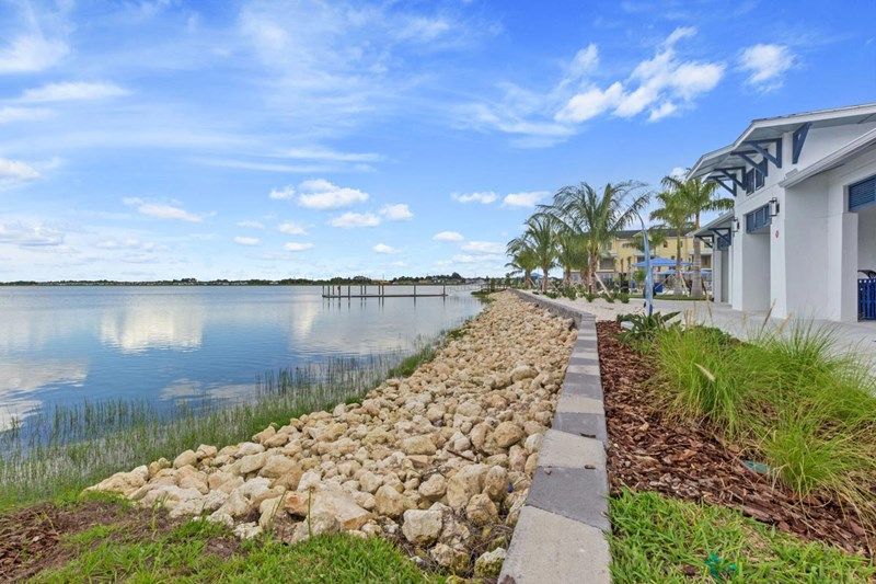 Emerald Landing at Waterside at Lakewood Ranch - Towns