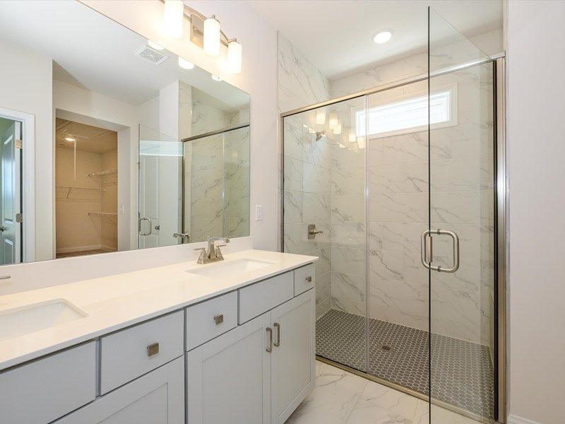 The Almaden - Owner's Bath