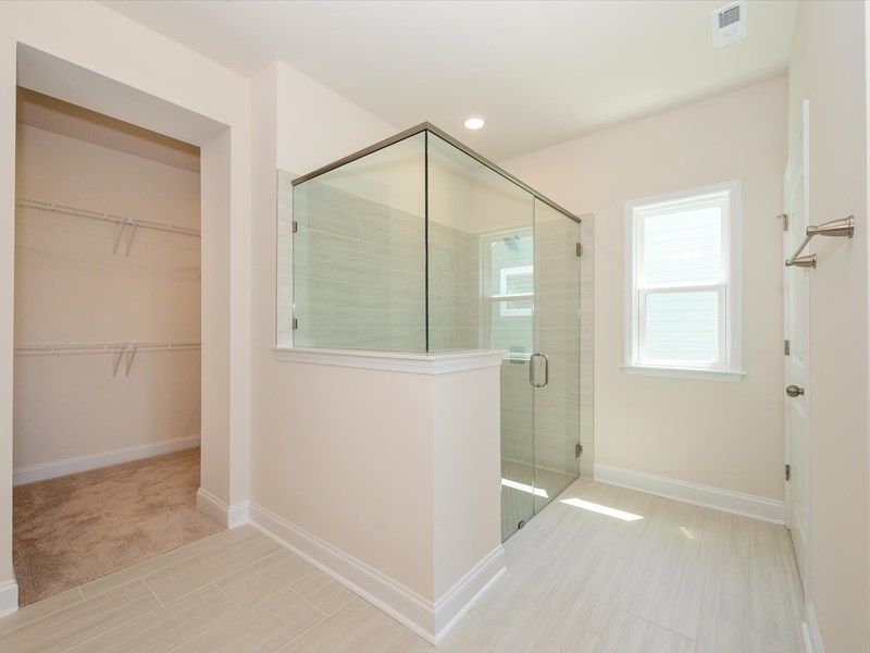 The Riverwood - Owner's Bath
