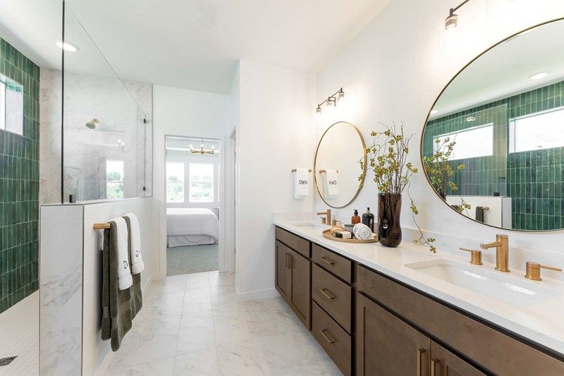 The Hawthorne - Owner's Bath