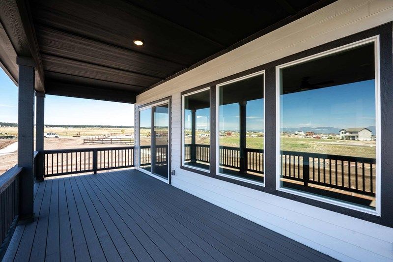 The Glisen - Covered Deck