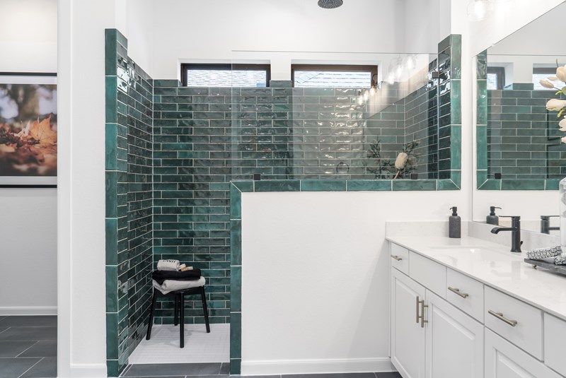 The Edgehill - Owner's Bath