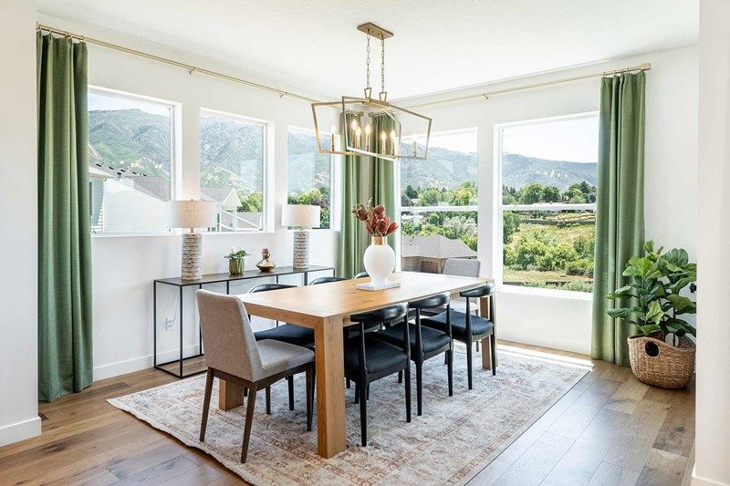 The Hawthorne - Dining