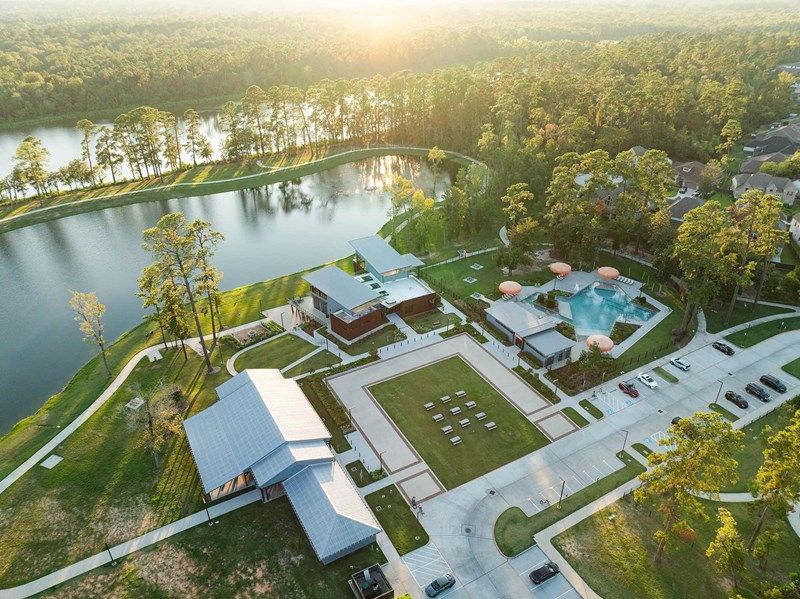 Grand Central Park - The Lakehouse