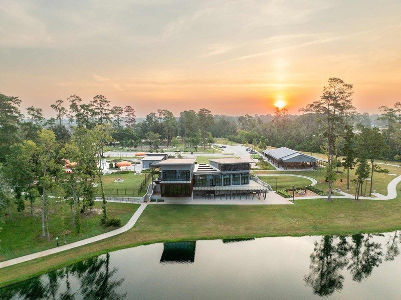 Grand Central Park - The Lakehouse