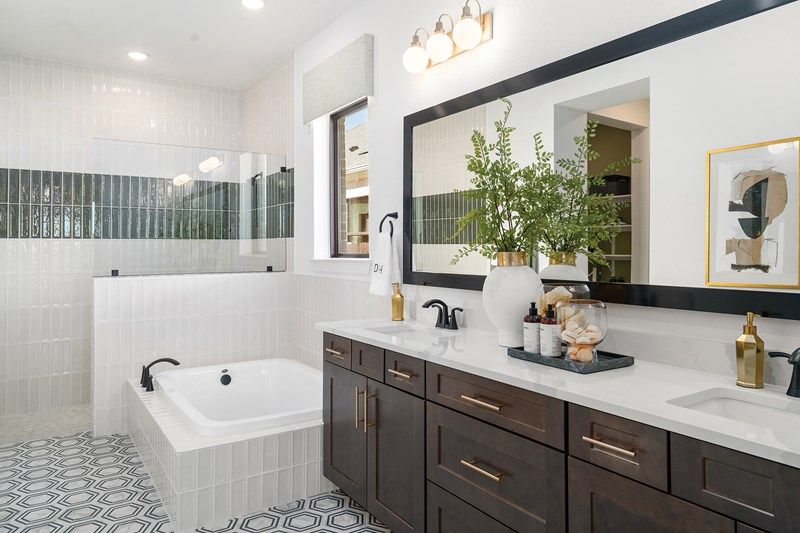 The Begonia - Owner's Bath