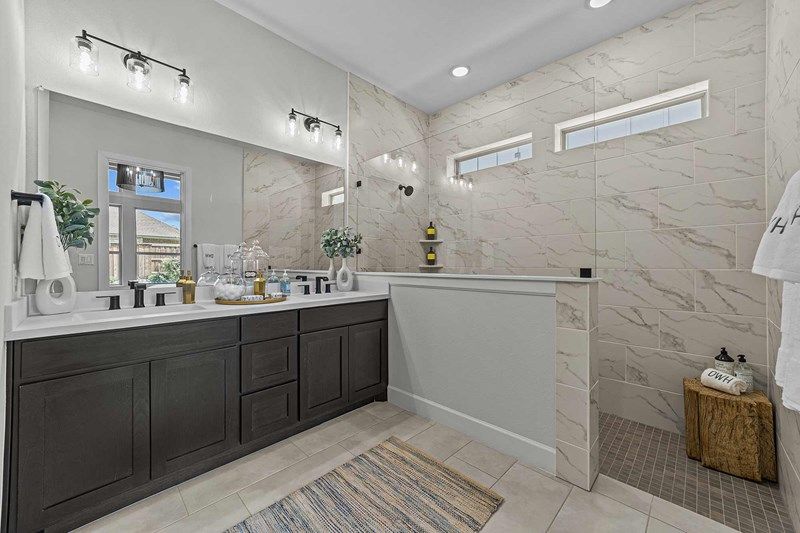 The Forreston  - Owner's Bath