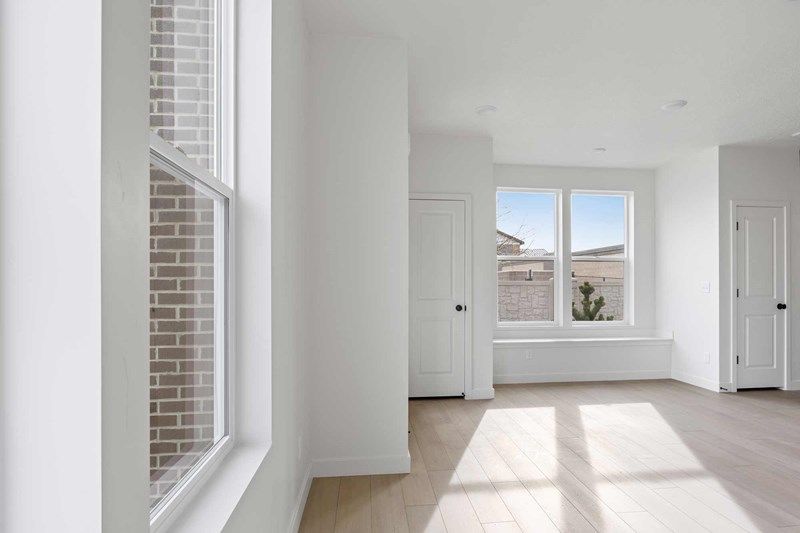 Bonneville Towns - Bay Windows