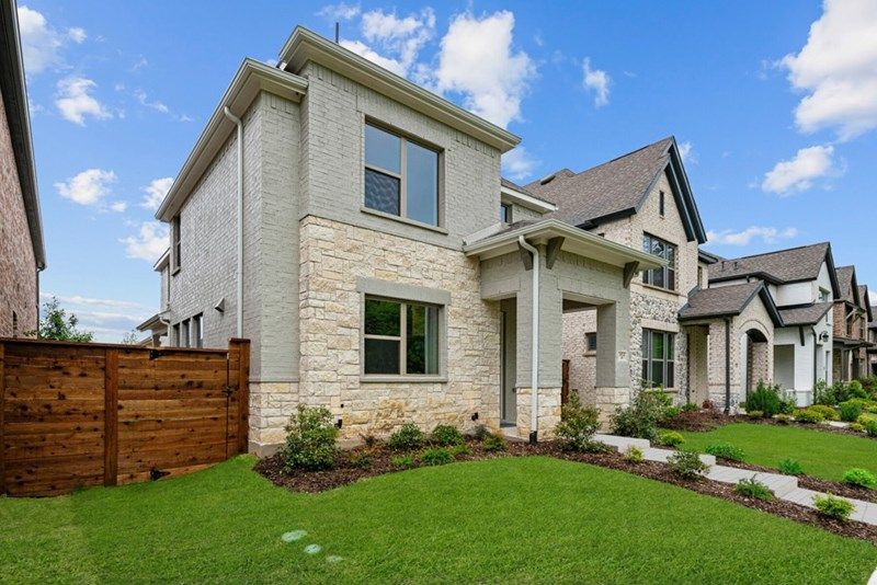 The Dannon - Front Exterior