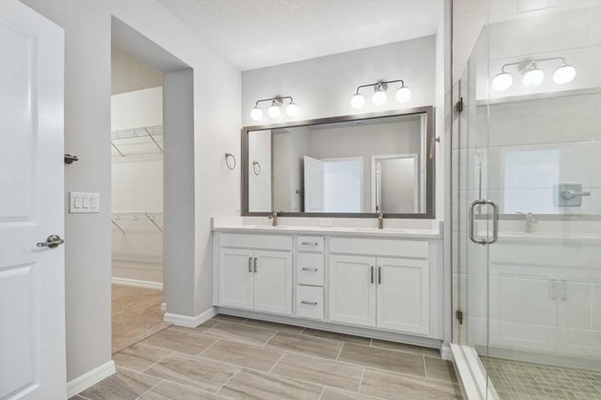 The Magbee II - Owner's Bath