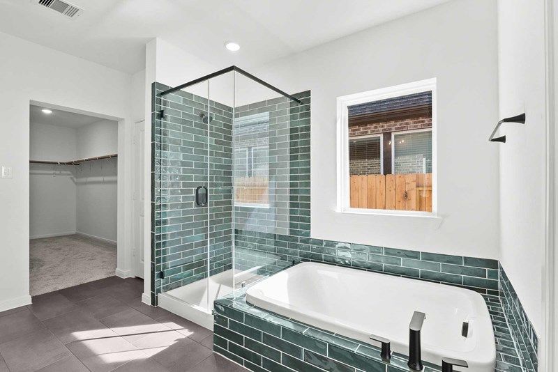 The Carolwood - Owner's Bath