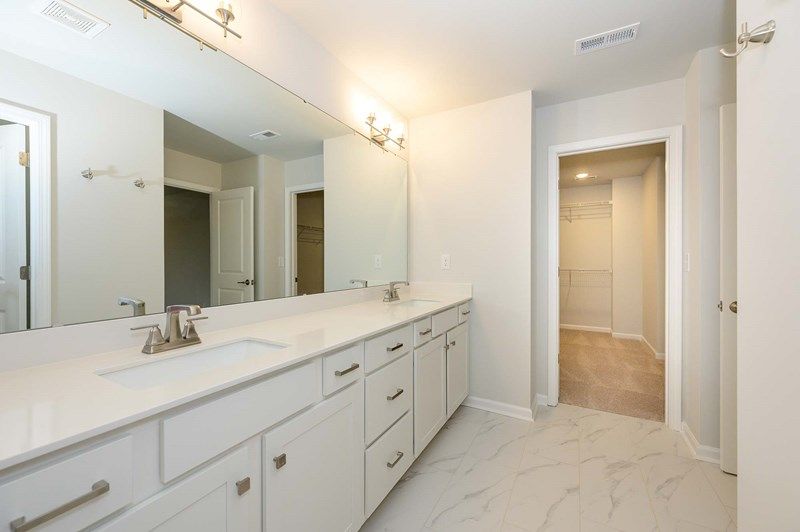 The Mecklenburg II - Owner's Bath