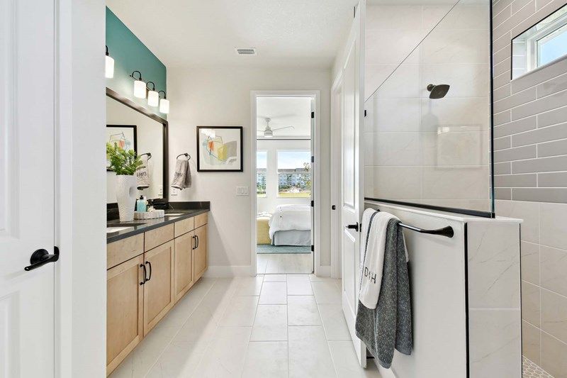 The Runion - Owner's Bath