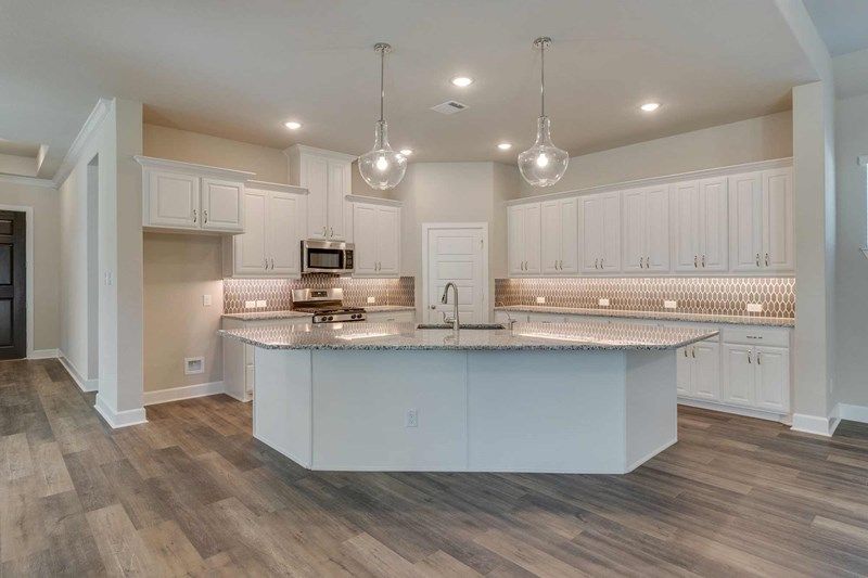 The Riverdale - Kitchen