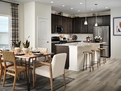 The Trackman - Dining and Kitchen