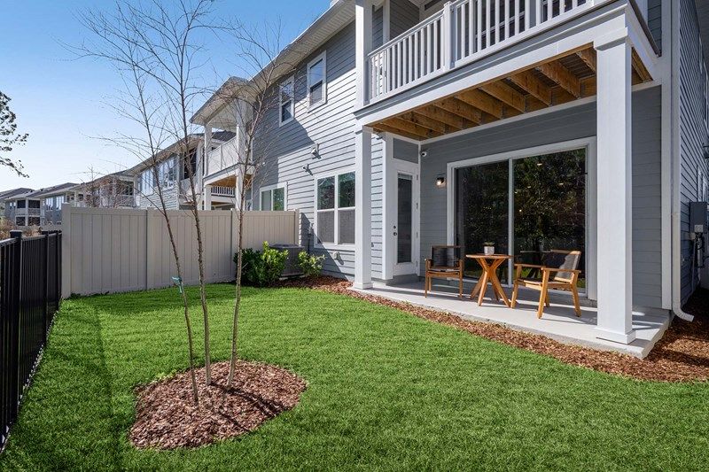 The Rosamond - Exterior Rear