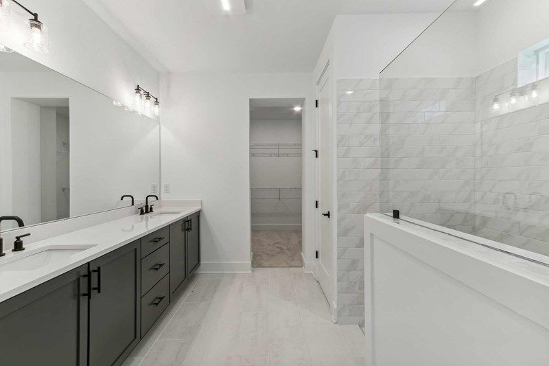 The Buckhorn - Owner's Bath