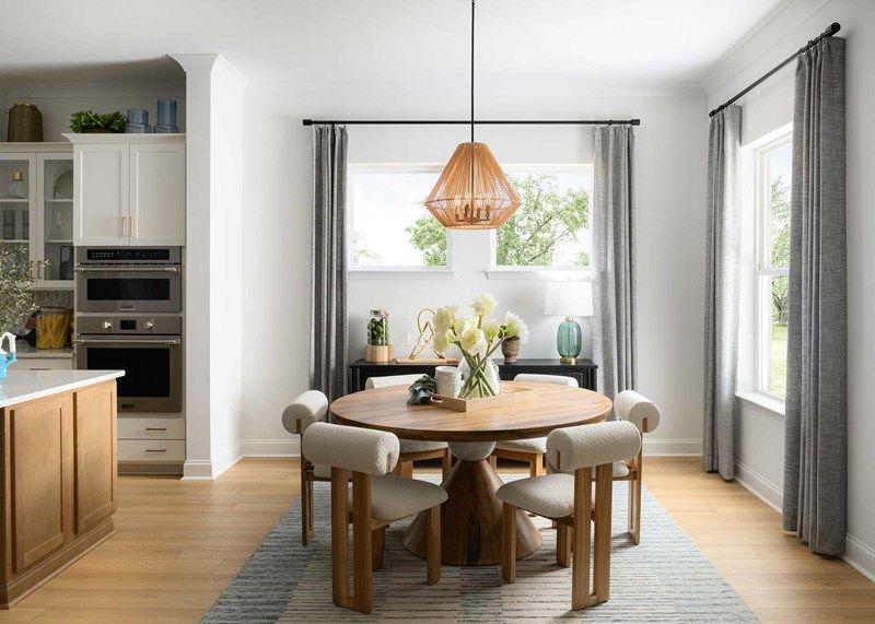 The Trailwind - Dining Room