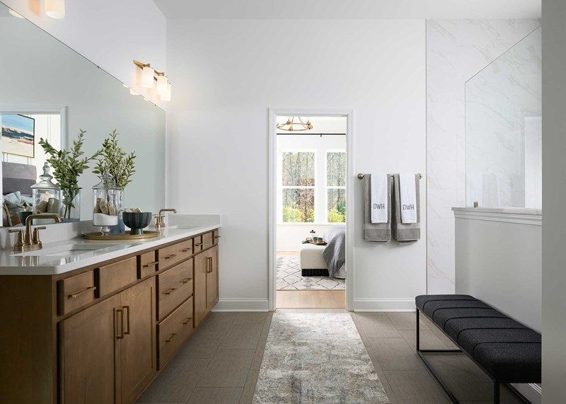 The Trailwind - Owner's Bath