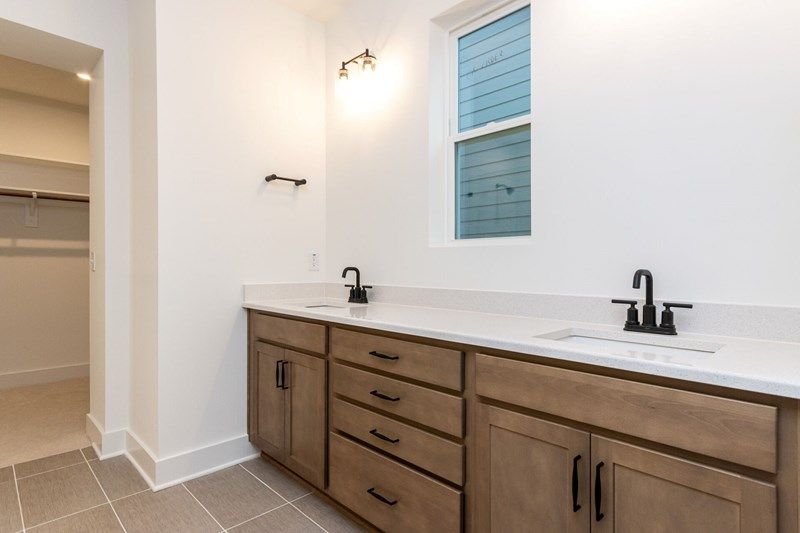 The Mosley - Owner's Bath