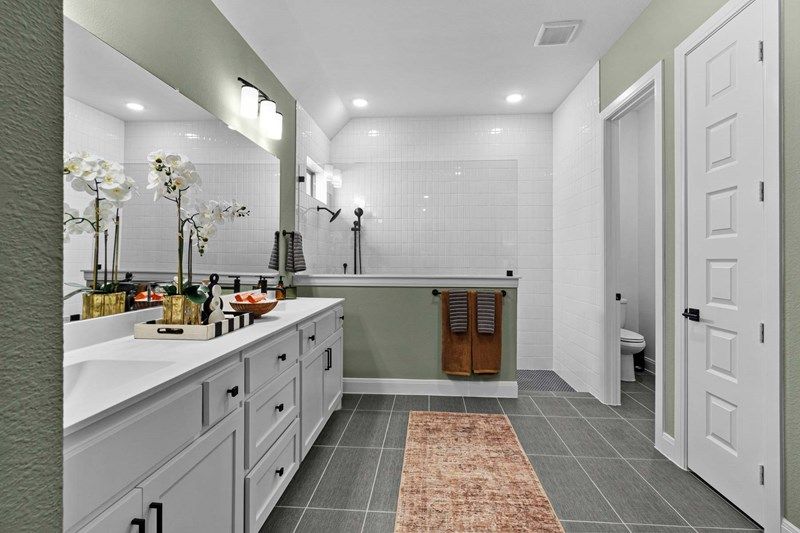 The Hambleton - Owner's Bath