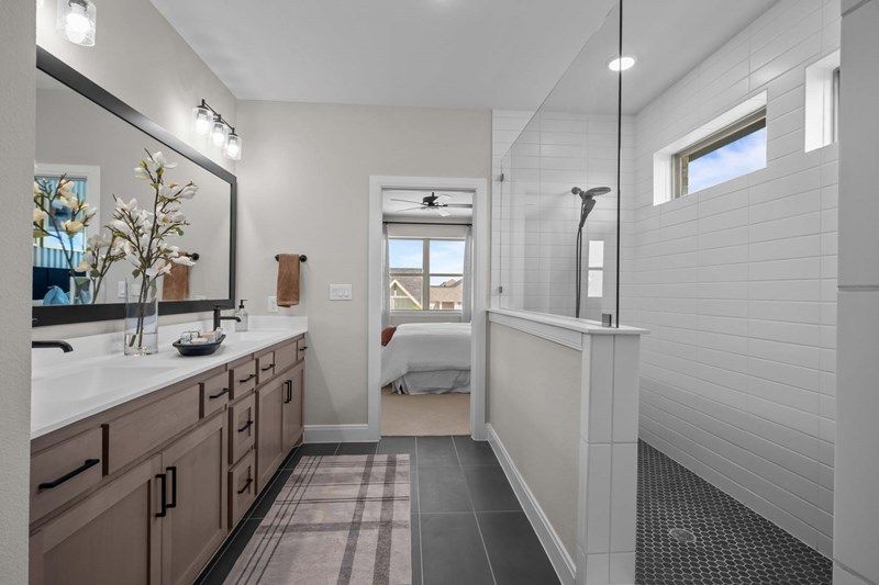 The Logan - Owner's Bath