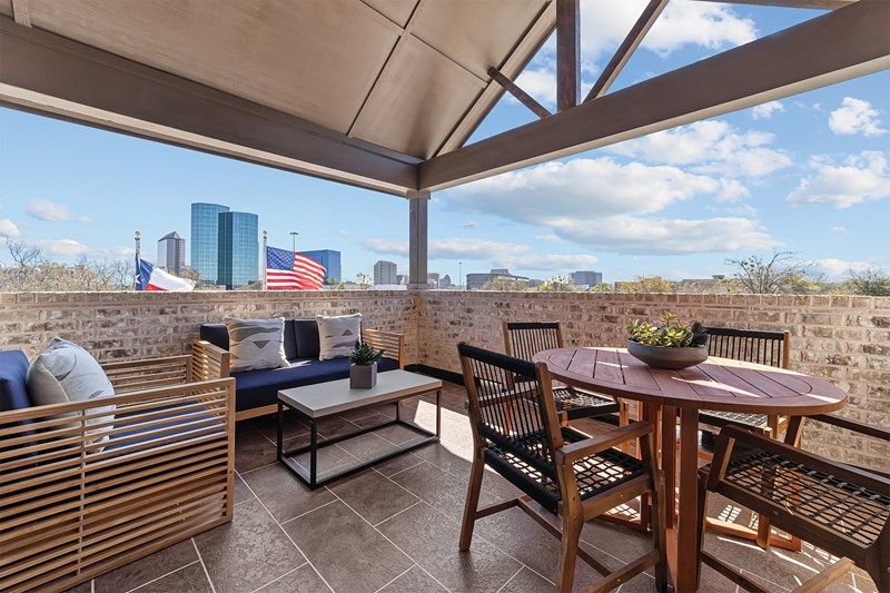 The Julien - Outdoor Living