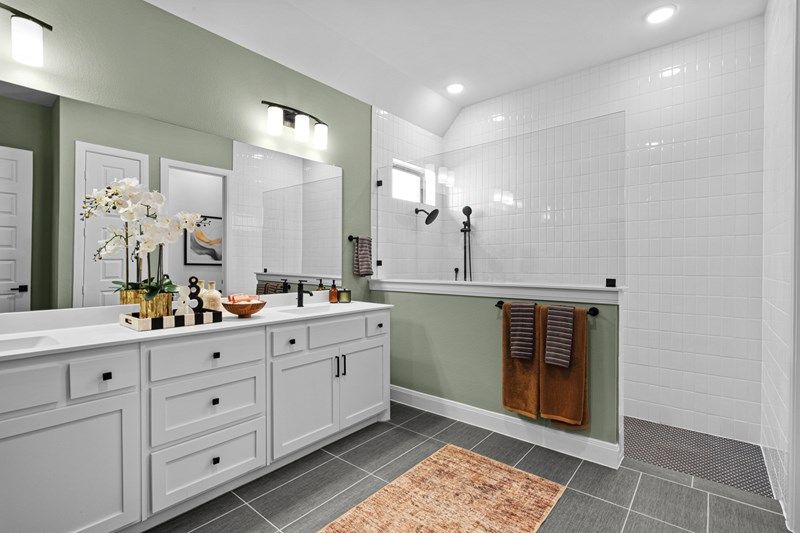 The Hambleton - Owner's Bath