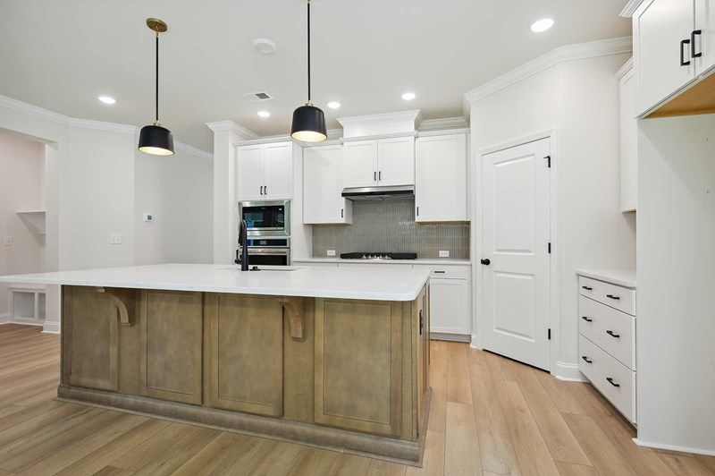 The Whitetail - Kitchen