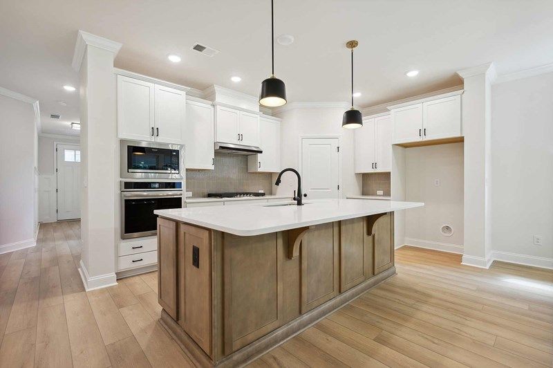 The Whitetail - Kitchen