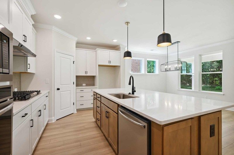 The Whitetail - Kitchen