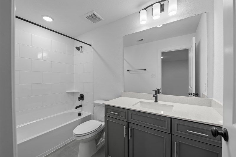 The Holly - Bath