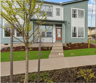 Heathley - Reed's Crossing - The Bridges Series: Hillsboro, Oregon - David Weekley Homes