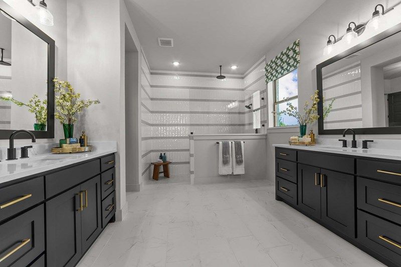 The Memphis - Owner's Bath