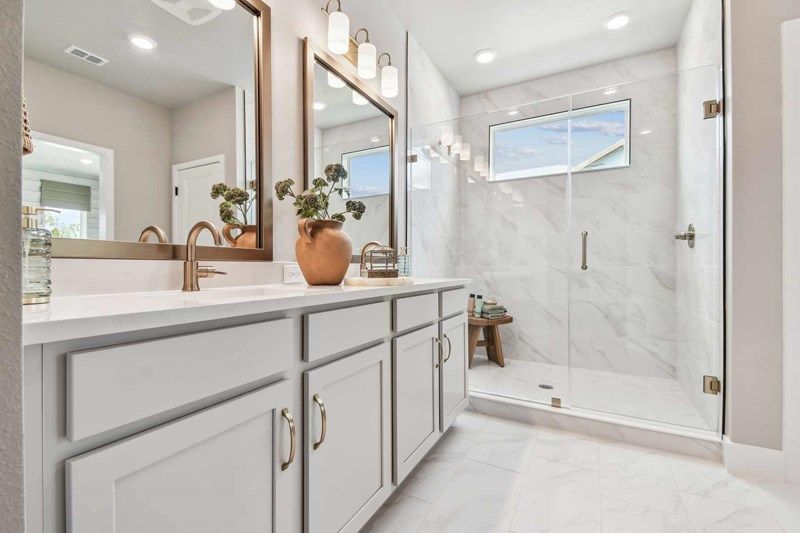 The Bingley II - Owner's Bath