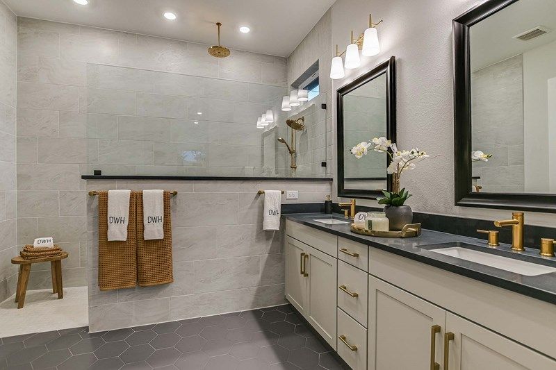 The Presidio - Owner's Bath