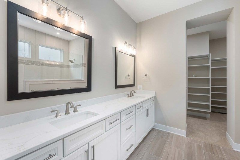 The Townsman - Owner's Bath