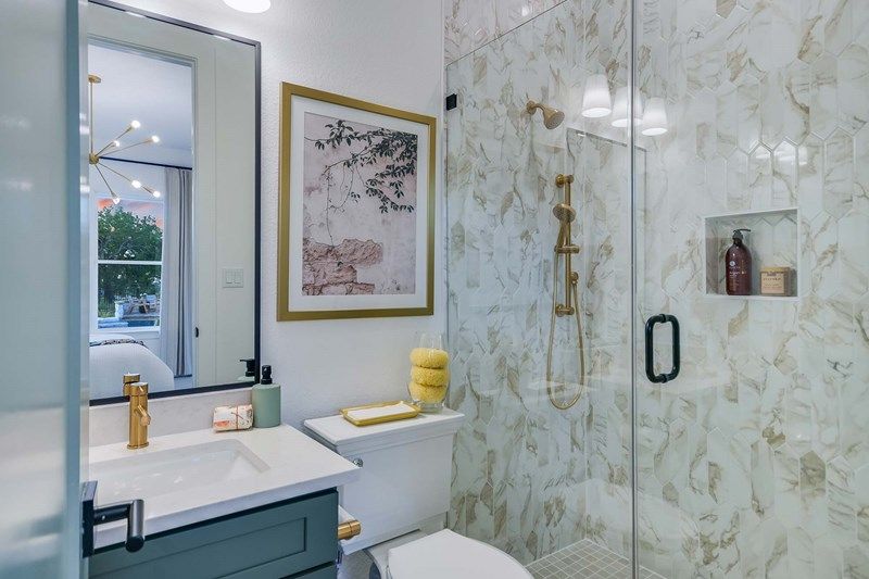 The Monterey - Casita - Bathroom