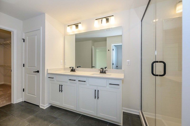 The Thornhurst II - Owner's Bath