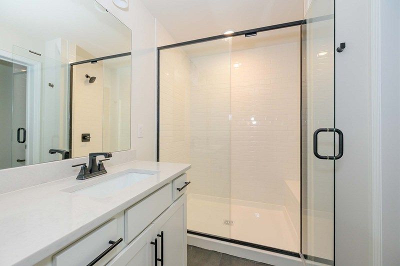 The Thornhurst II - Owner's Bath