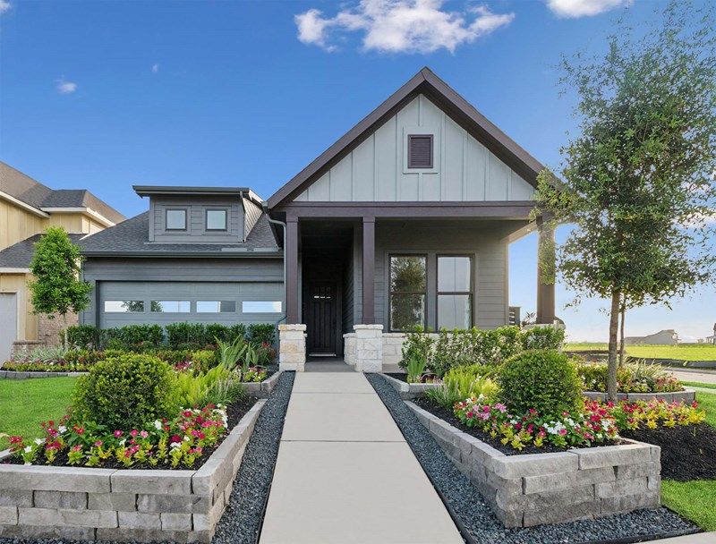 The Lantana - Exterior Front