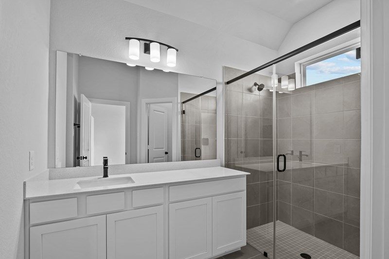 The Stonewood - Owner's Bath