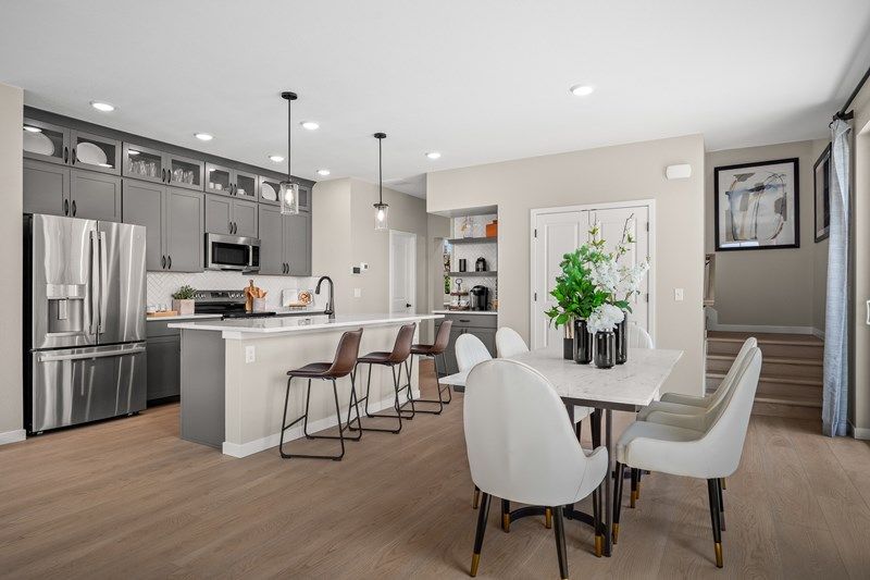 The Calista - Dining