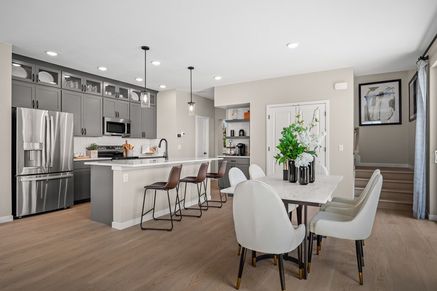 The Calista - Dining