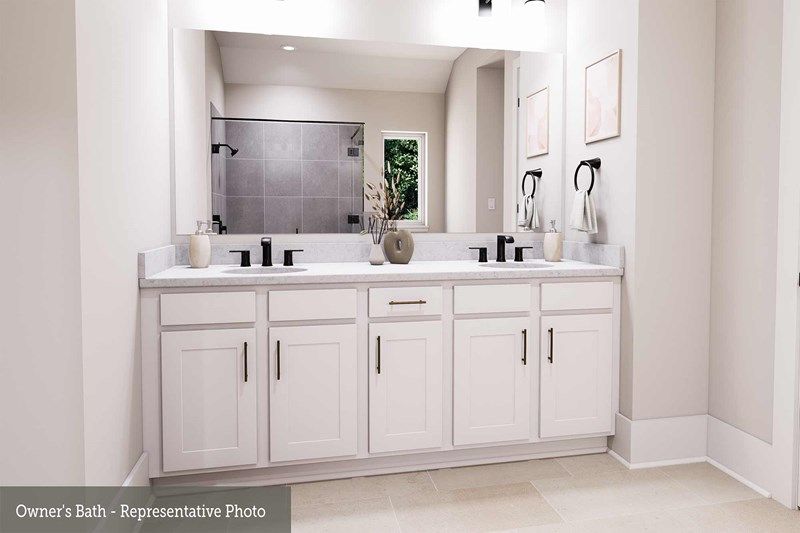 The Amaryllis - Owner's Bath