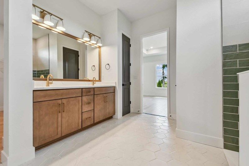 The Fishbeck - Owner's Bath